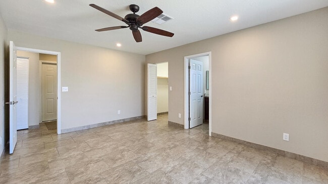 Building Photo - 11740 N 74th Dr