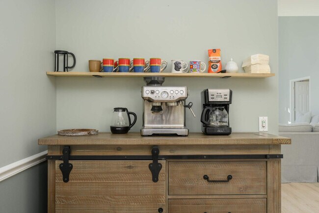 Building Photo - 3 Cassina Ln