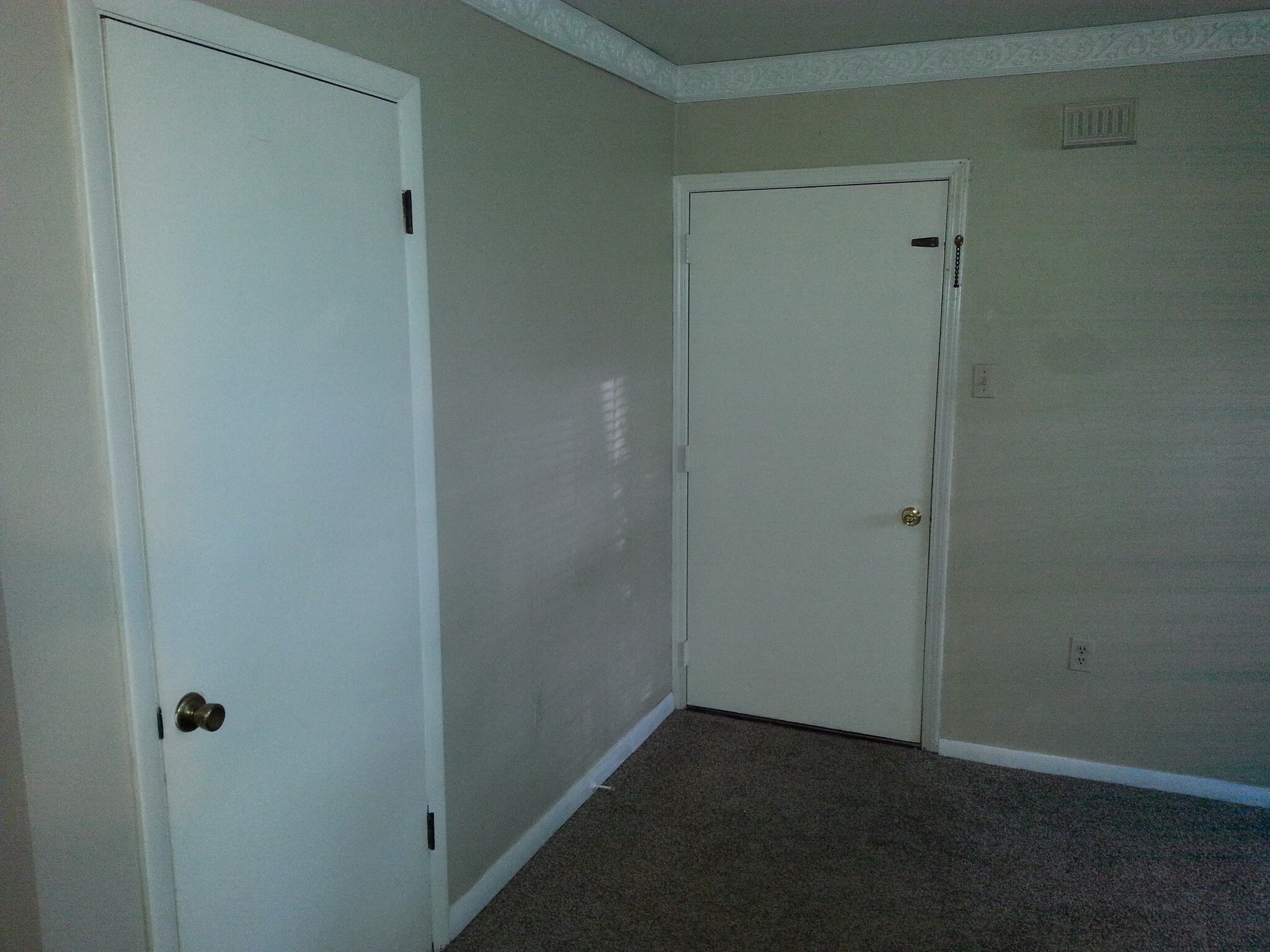 Living Room - 102 Braden Ct