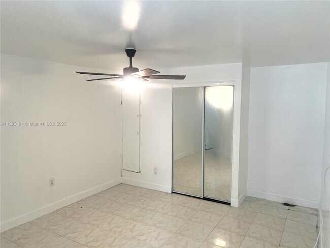 Building Photo - 2127 Cleveland St