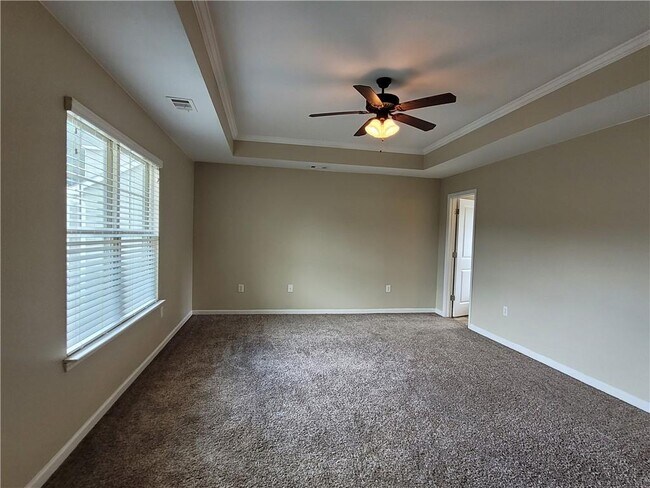 Building Photo - 6010 Stonebrook Ln