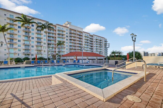 Building Photo - 3020 NE 32nd Ave