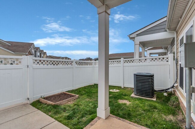 Building Photo - 305 Dursley Ln