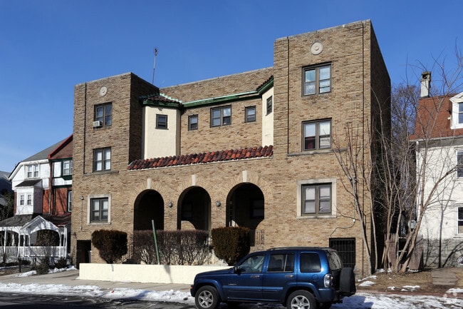 Building Photo - Wayne Iris Apartments