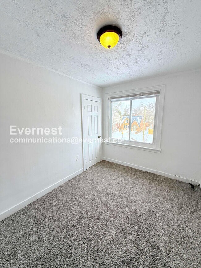 Building Photo - 14393 Strathmoor St