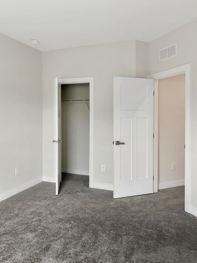 Building Photo - New and Modern Three Bedroom in Bon Air