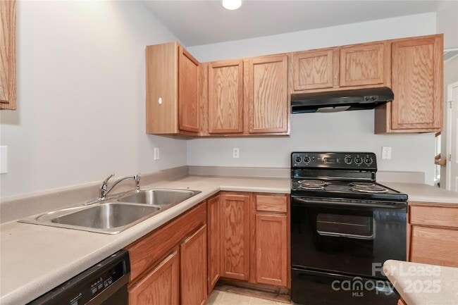 Building Photo - 153 Marakery Rd