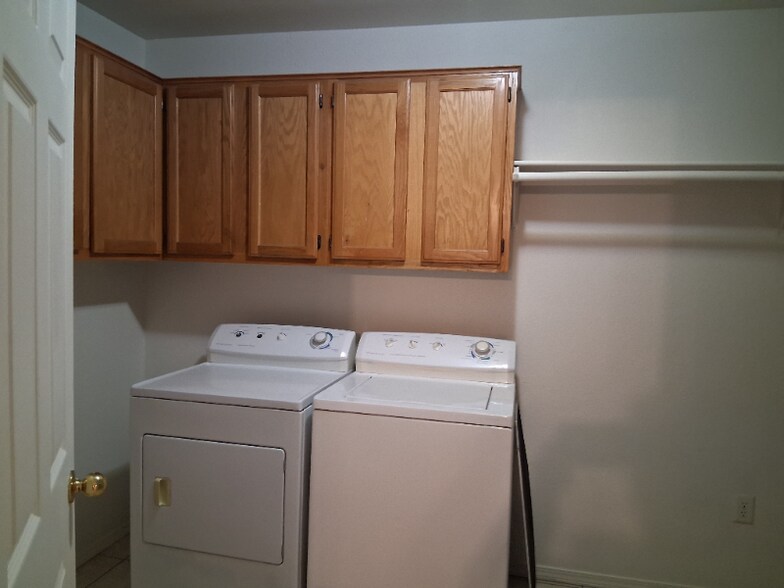 Building Photo - 316 Ewalt Ave