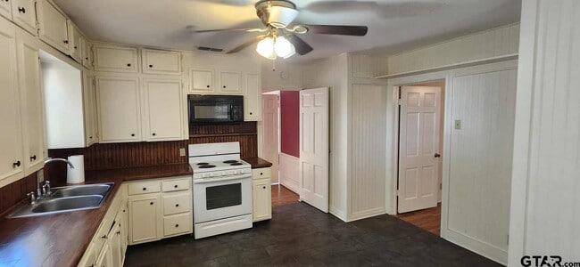 Building Photo - 409 Sunny Ln