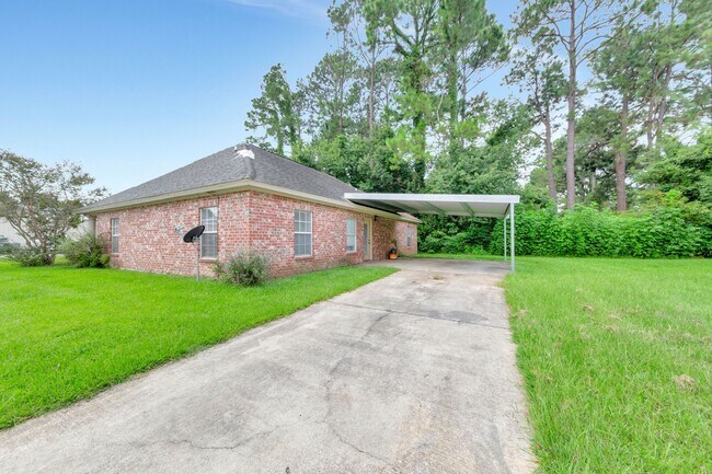Building Photo - 3 BDRM HOUSE OFF ALBERTSON PKWY