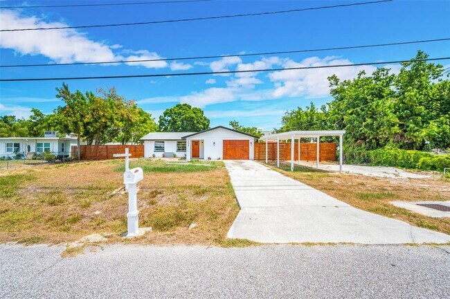 Building Photo - 208 Palmetto Rd W