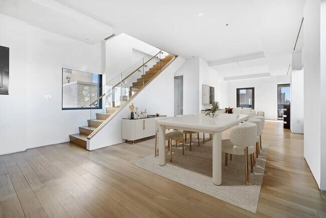 Building Photo - 123 Third Avenue