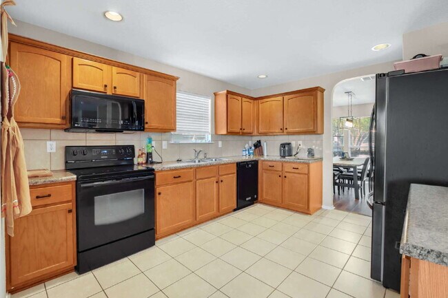 Building Photo - "Charming 3-Bedroom Home with ONE MONTH FREE!*"