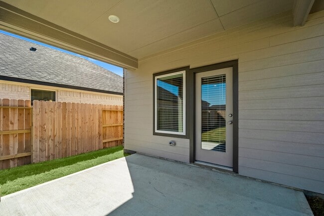 Building Photo - 17431 Rosette Grass Dr