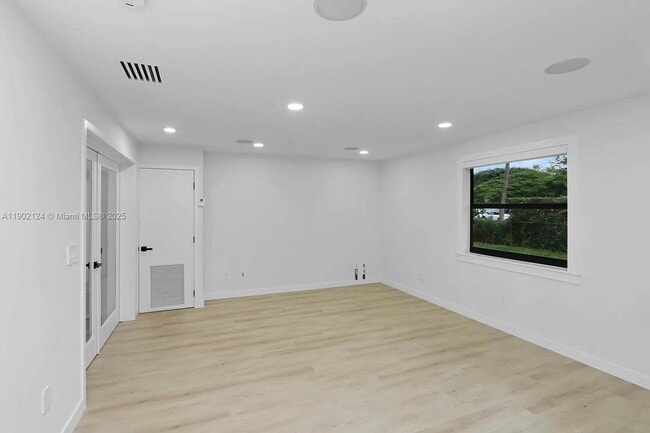 Building Photo - 5191 SW 67th Ave
