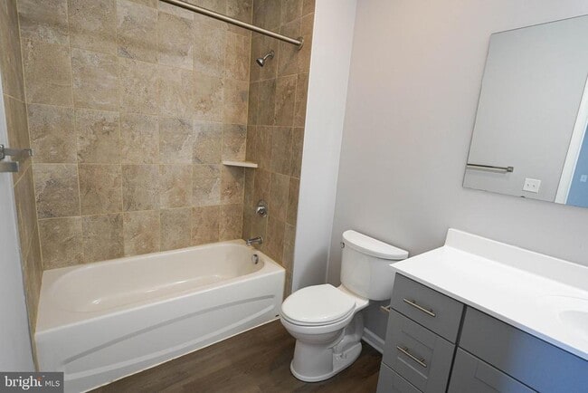 Building Photo - 218 W Main St