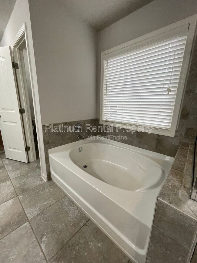 Building Photo - 4540 Tovero Pass