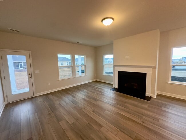 Building Photo - Custom Home in Bella Vita!