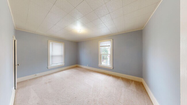 Building Photo - 219-221 Lucas Rd