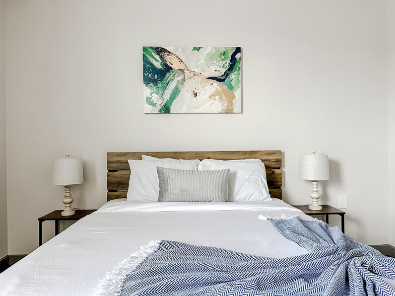 Building Photo - 111 E 4th St