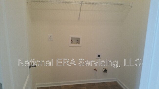 Building Photo - 7109 Creeksong Dr