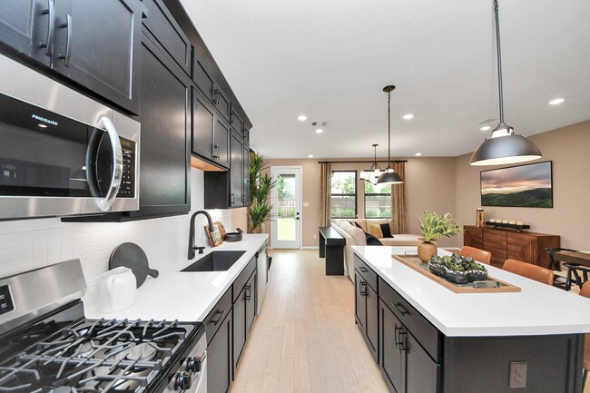 Building Photo - Revolution Way, Missouri City, TX 77489 - 3 BR 2.5 BA single-family home