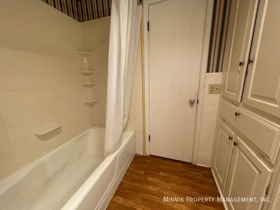 Building Photo - 6712 Gainsborough Rd