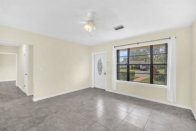 Building Photo - 2221 SW 67th Ave