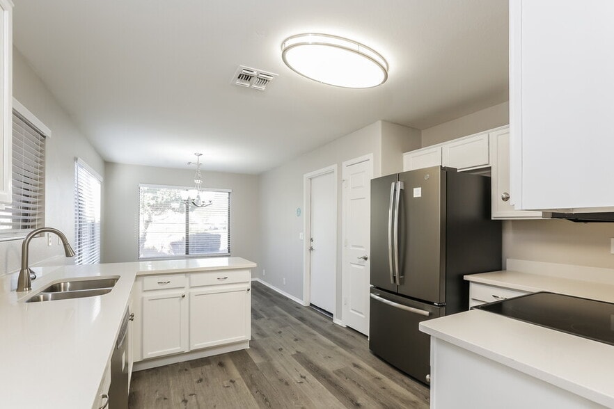 Building Photo - 9323 W Ironwood Dr