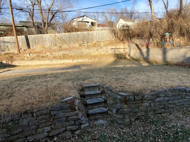 Building Photo - 138 Elmwood Dr