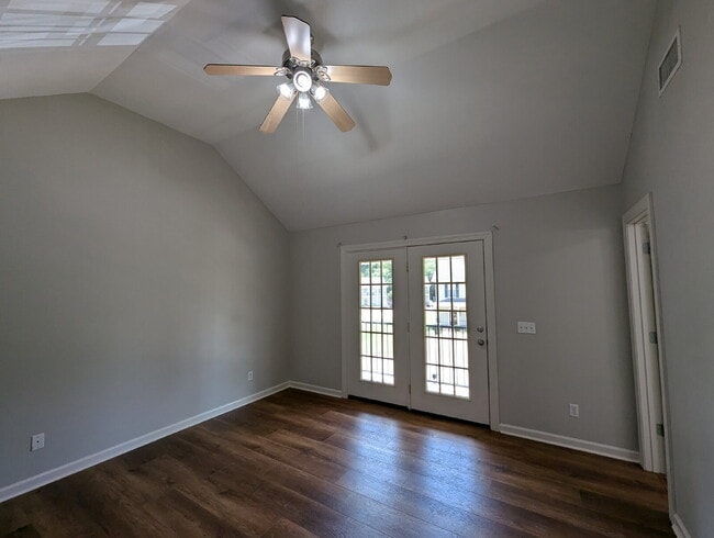 Building Photo - 117 Twin Gates Drive