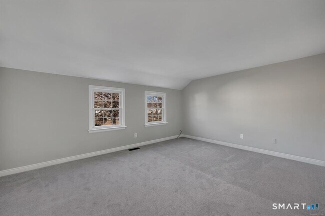 Building Photo - 2 Butternut Dr