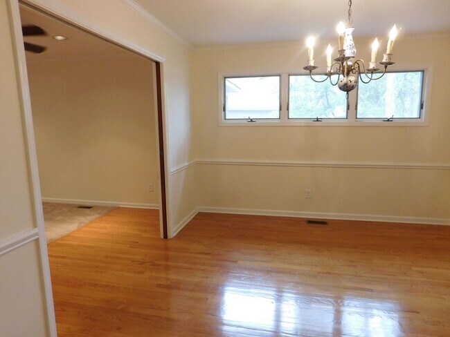 Building Photo - 914 Muirfield Pl