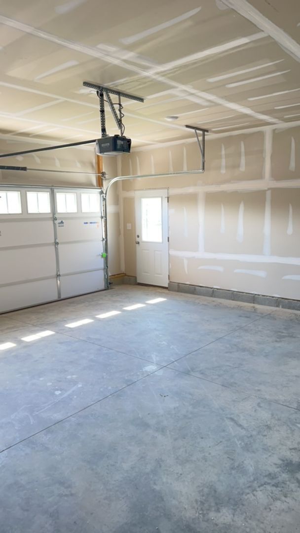 Building Photo - $3,200 / 2 br / 2 ba / 1,650 sqft