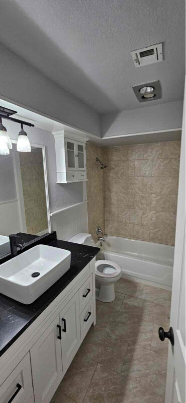 Building Photo - 2308 Shady Tree Ln