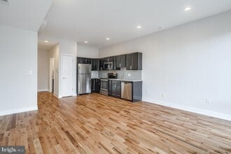 Building Photo - 514 South St