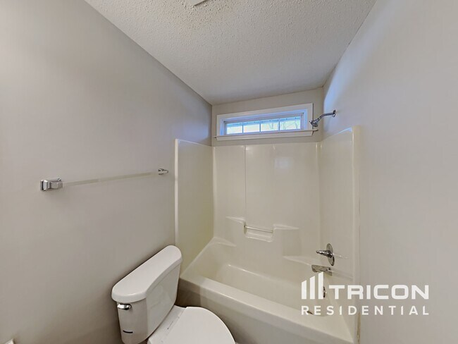 Building Photo - 1512 Ballard Ct