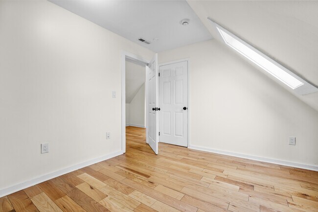 Building Photo - 693 Dixwell Ave