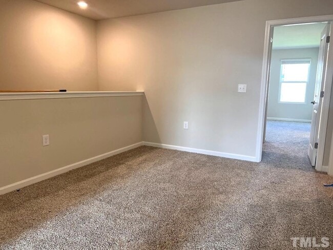 Building Photo - 926 Field Ivy Dr