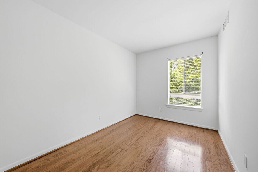 Building Photo - 2255 Castle Rock Square