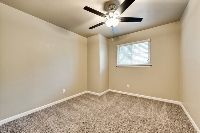 Building Photo - 2817 Blackwood Dr