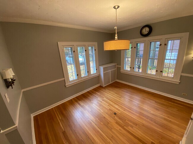 Building Photo - 2975 Claremont Rd