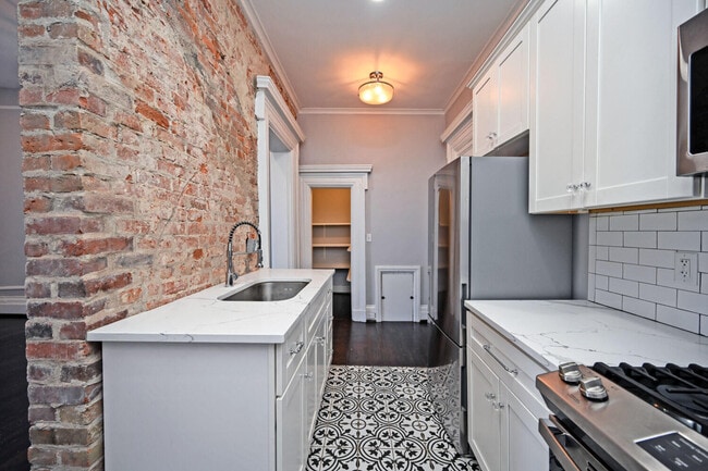 Building Photo - 229 Riverside Dr