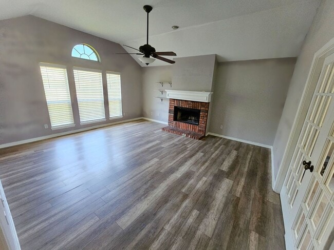 Building Photo - 5901 Pampus Ln