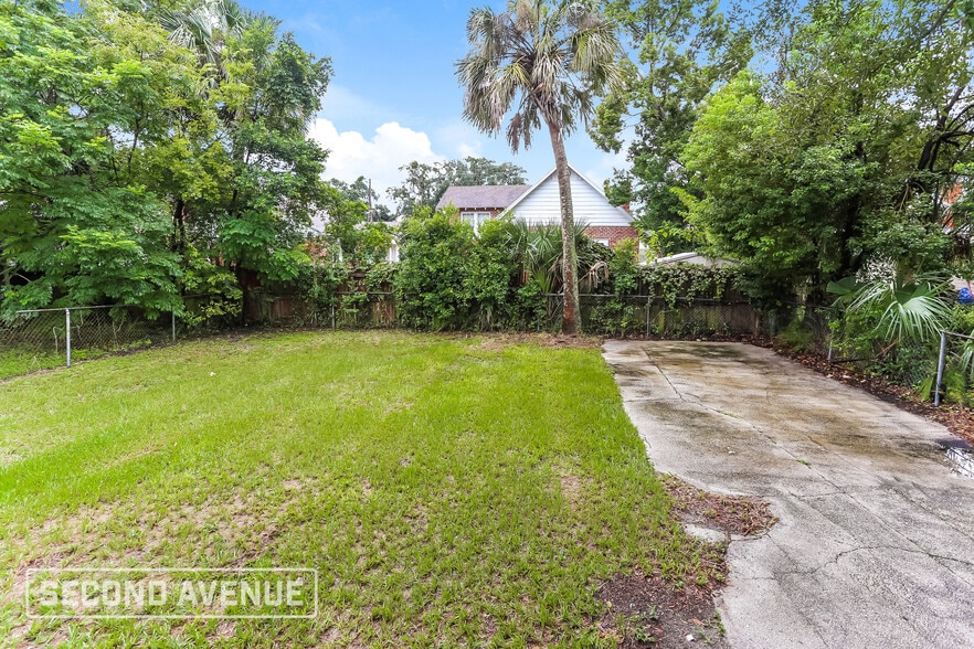 Building Photo - 6580 Sunset Dr