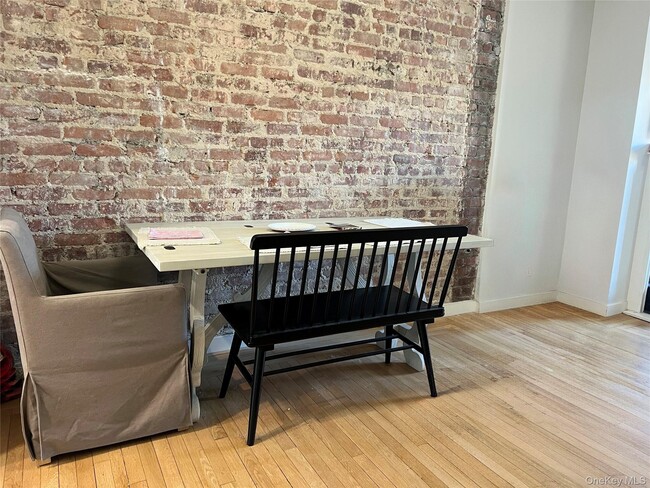 Building Photo - 64 Sagamore Rd