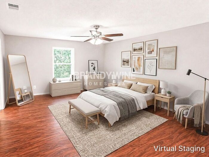 Building Photo - 5233 Hill Ridge Dr