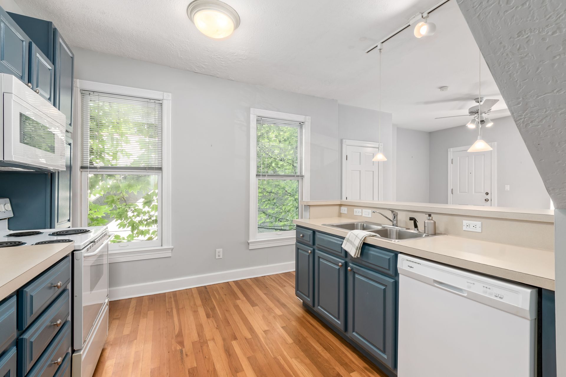 Kitchen - 36 E Kossuth St