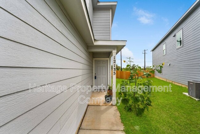 Building Photo - 12135 Floral Blossom