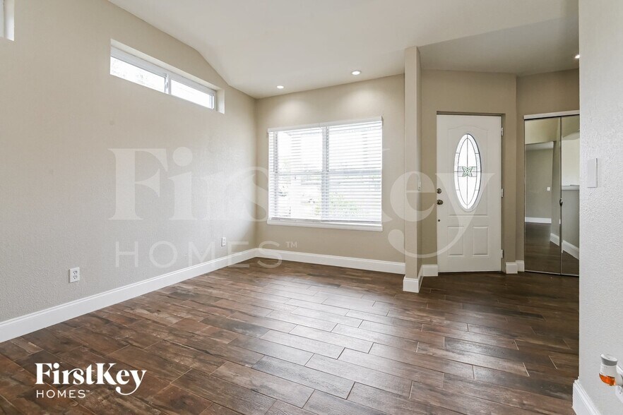Building Photo - 10847 Dulawan Dr